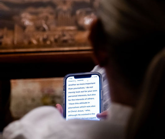 Zmęczenie oczu przy ekranie? Sprawdź, czy masz astygmatyzm